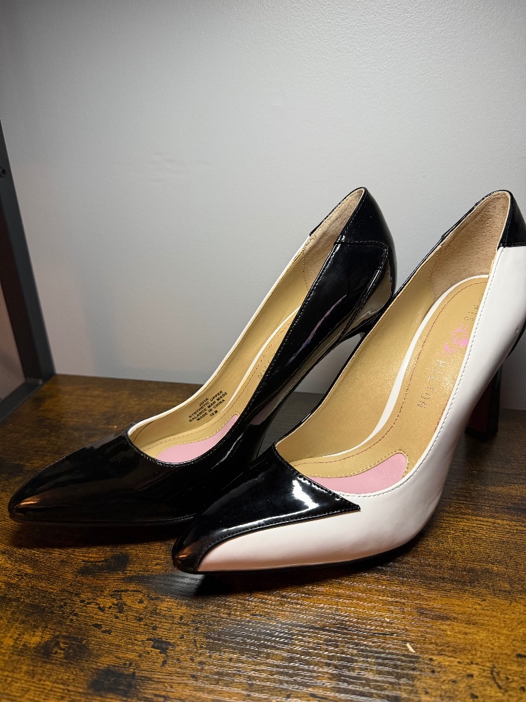 Paris Hilton Colorblock Patent PointedToe Heels Brand New